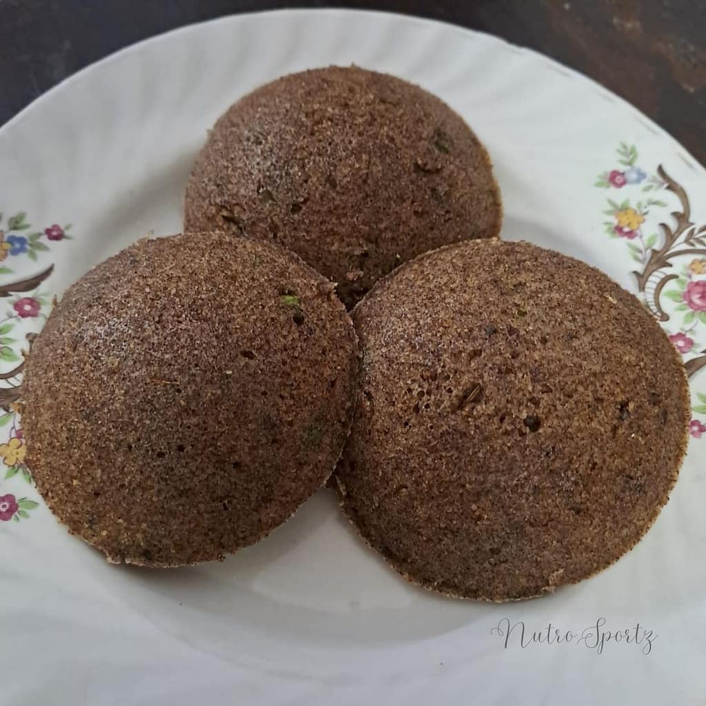 An image of instant ragi idli on a plate.