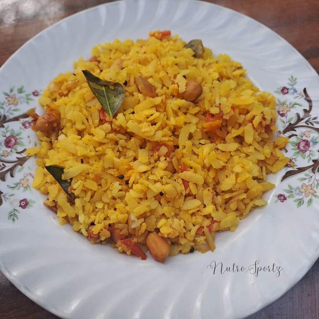 An image of poha on a plate.