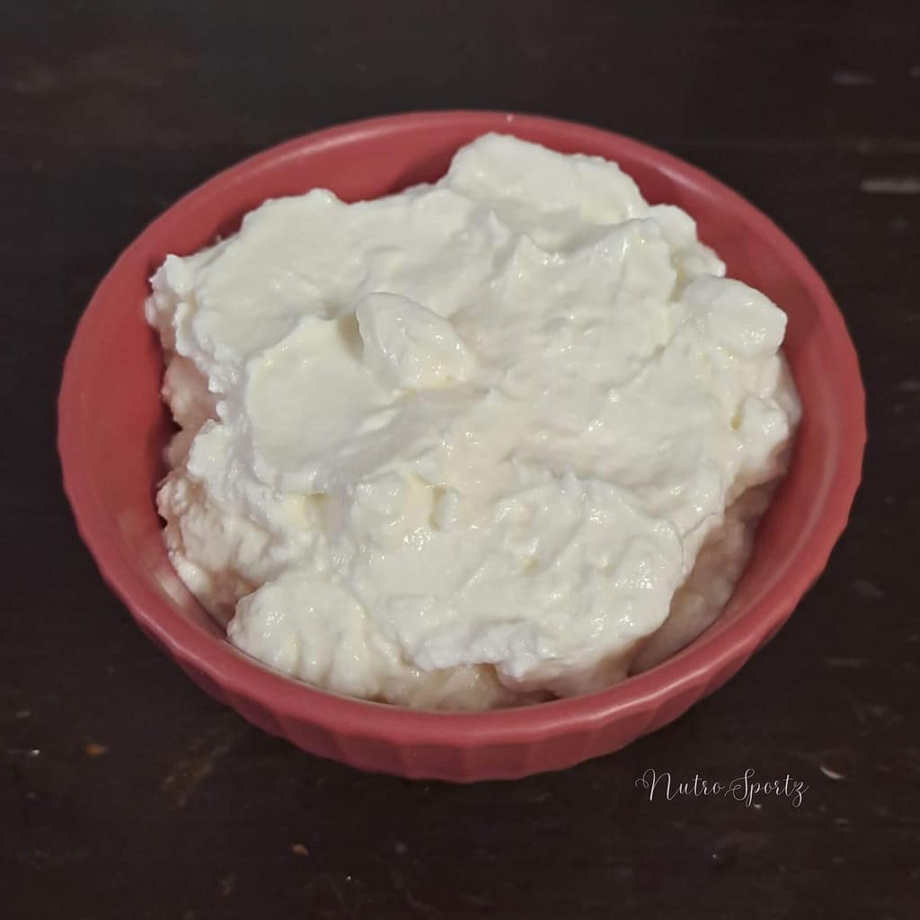 An image of Greek yogurt in a bowl.