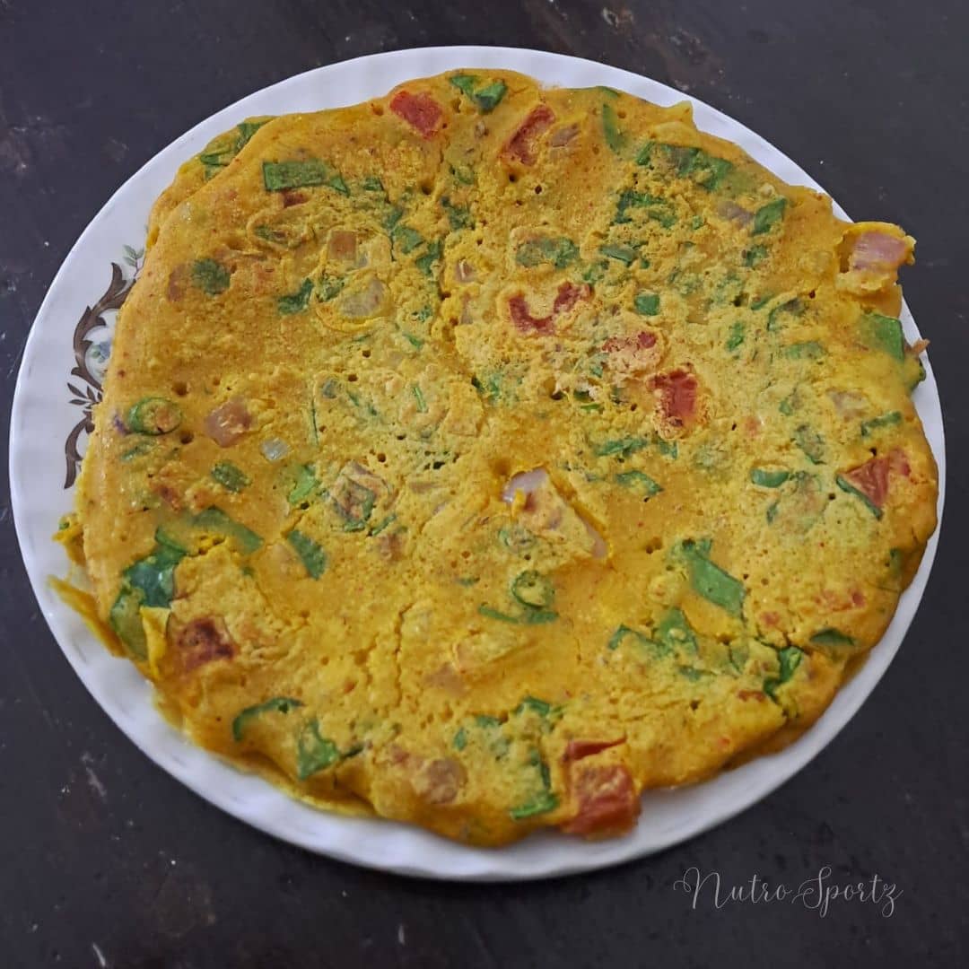 An image of veggie oats cheela.