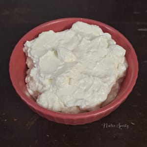 An image of Greek yogurt in a bowl.